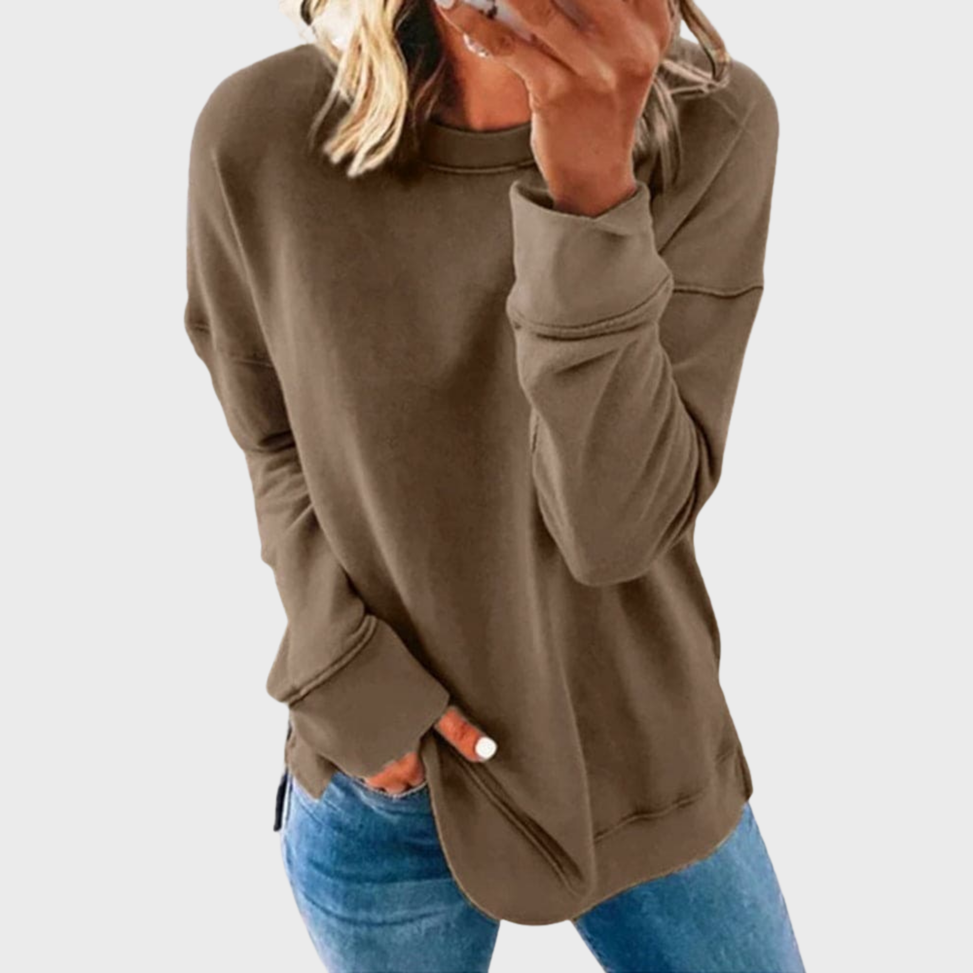 Elizabeth | Casual style with a solid-colored sweater